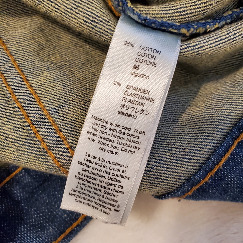 GAP Blue Jean Jacket - Picture 3 of 6